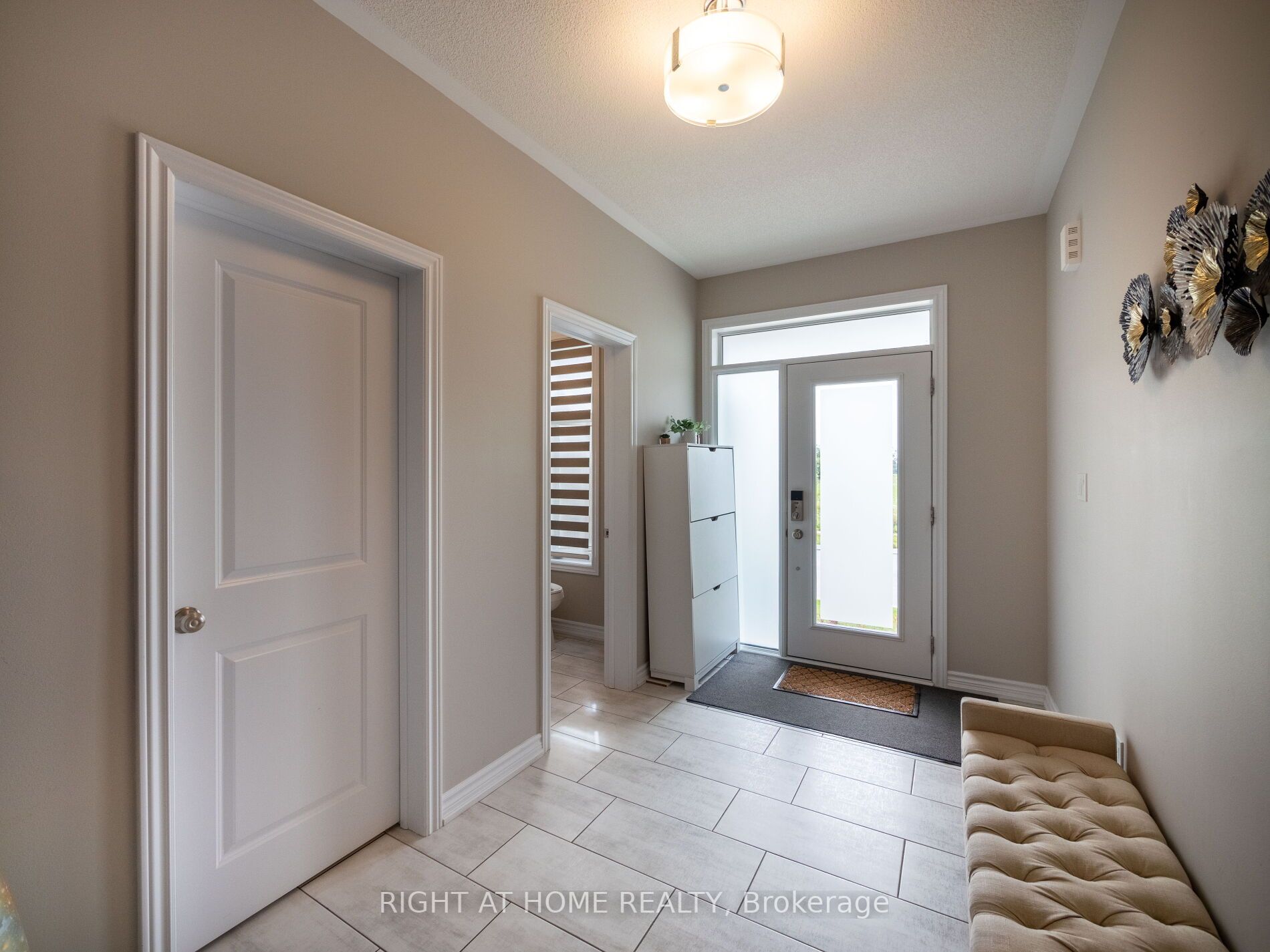 90 Leney St