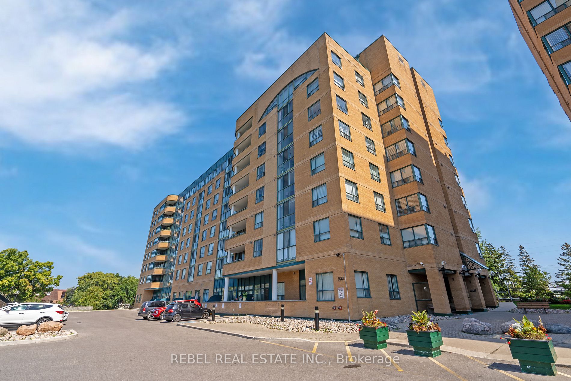 1665 Pickering Pkwy, #106