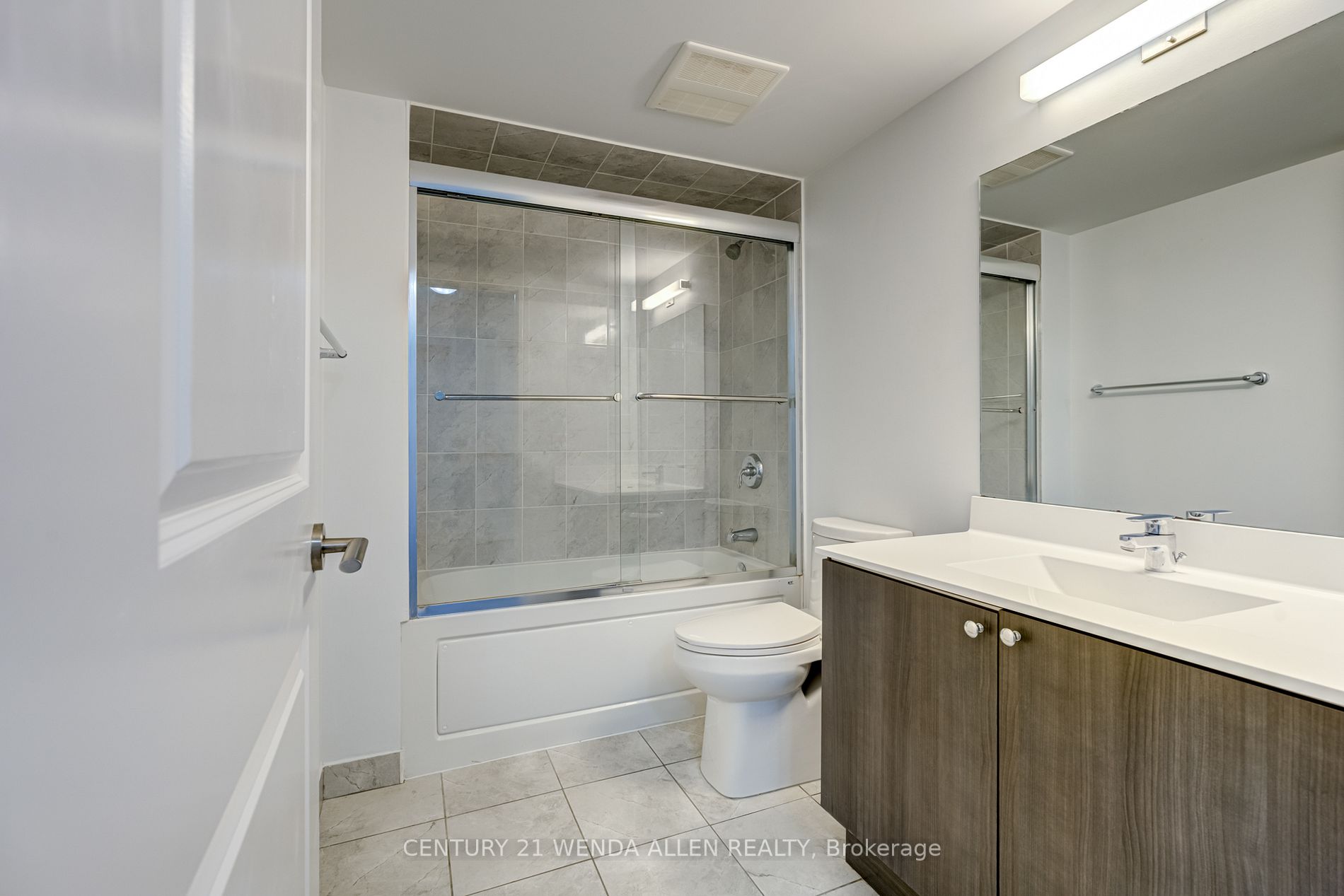 1215 Bayly St, #1308