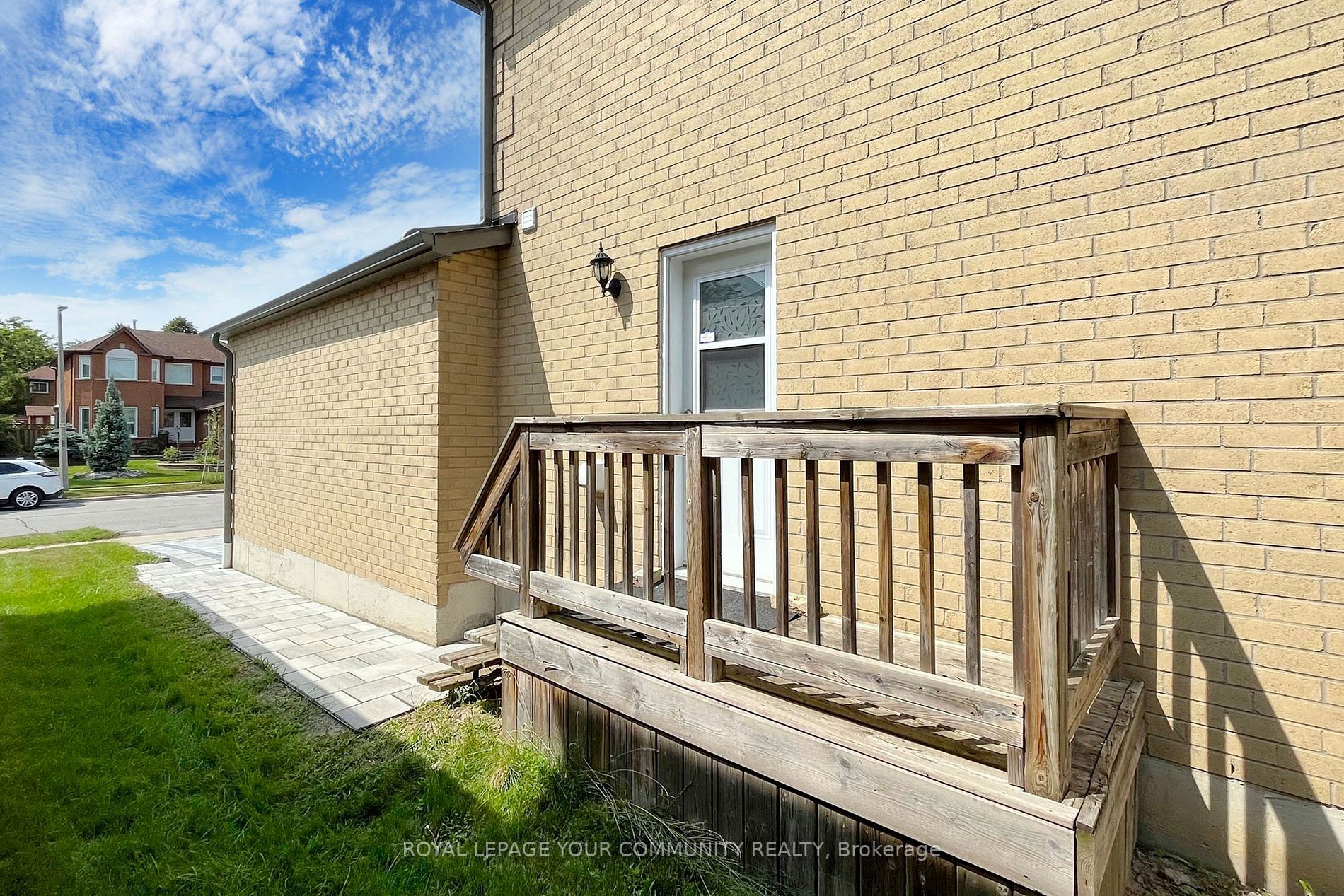 83 Forest Heights St
