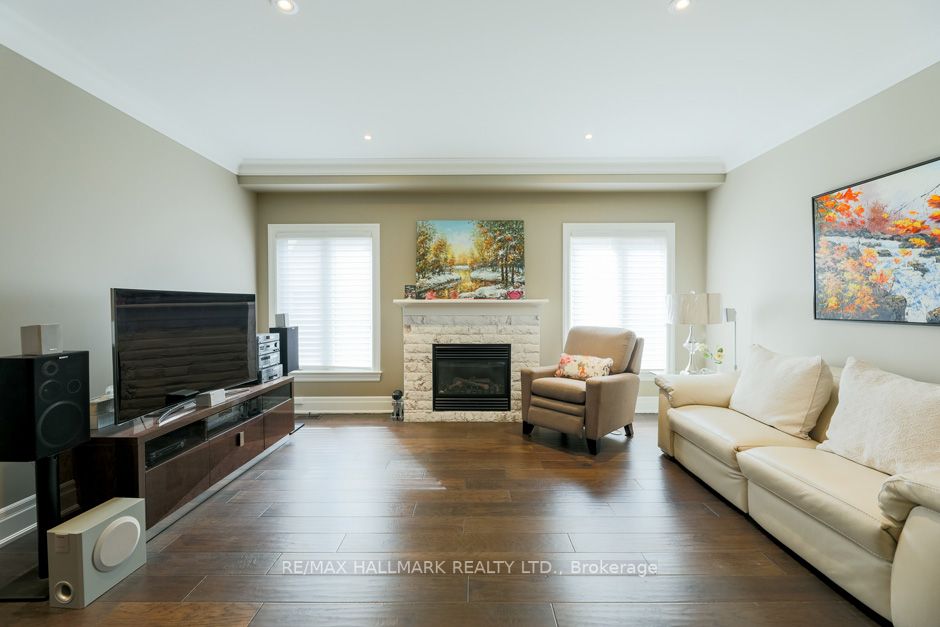 64 Sandown Ave
