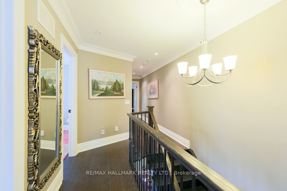 64 Sandown Ave