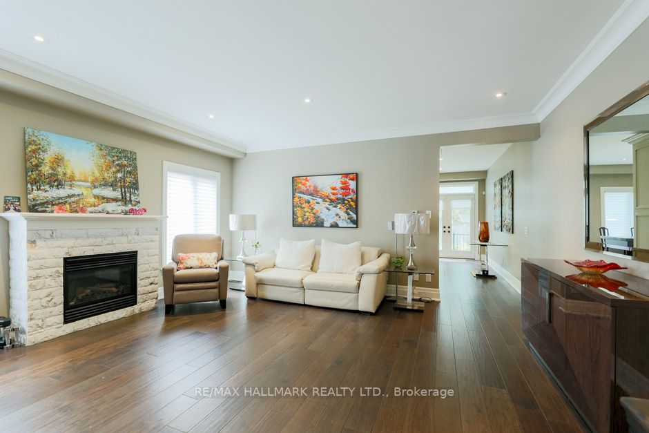 64 Sandown Ave