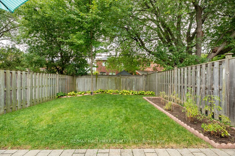 64 Sandown Ave