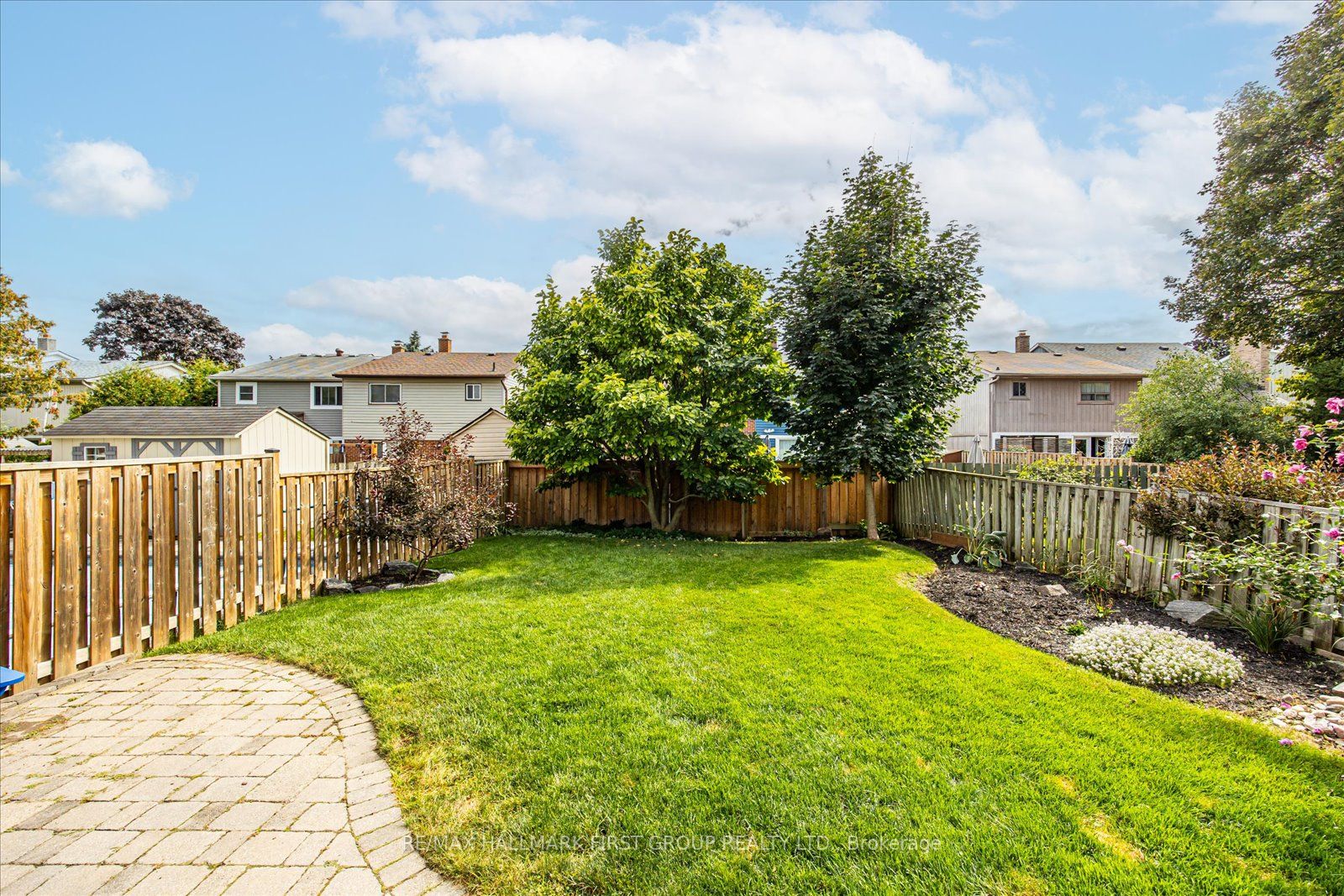 1161 Canborough Crescent
