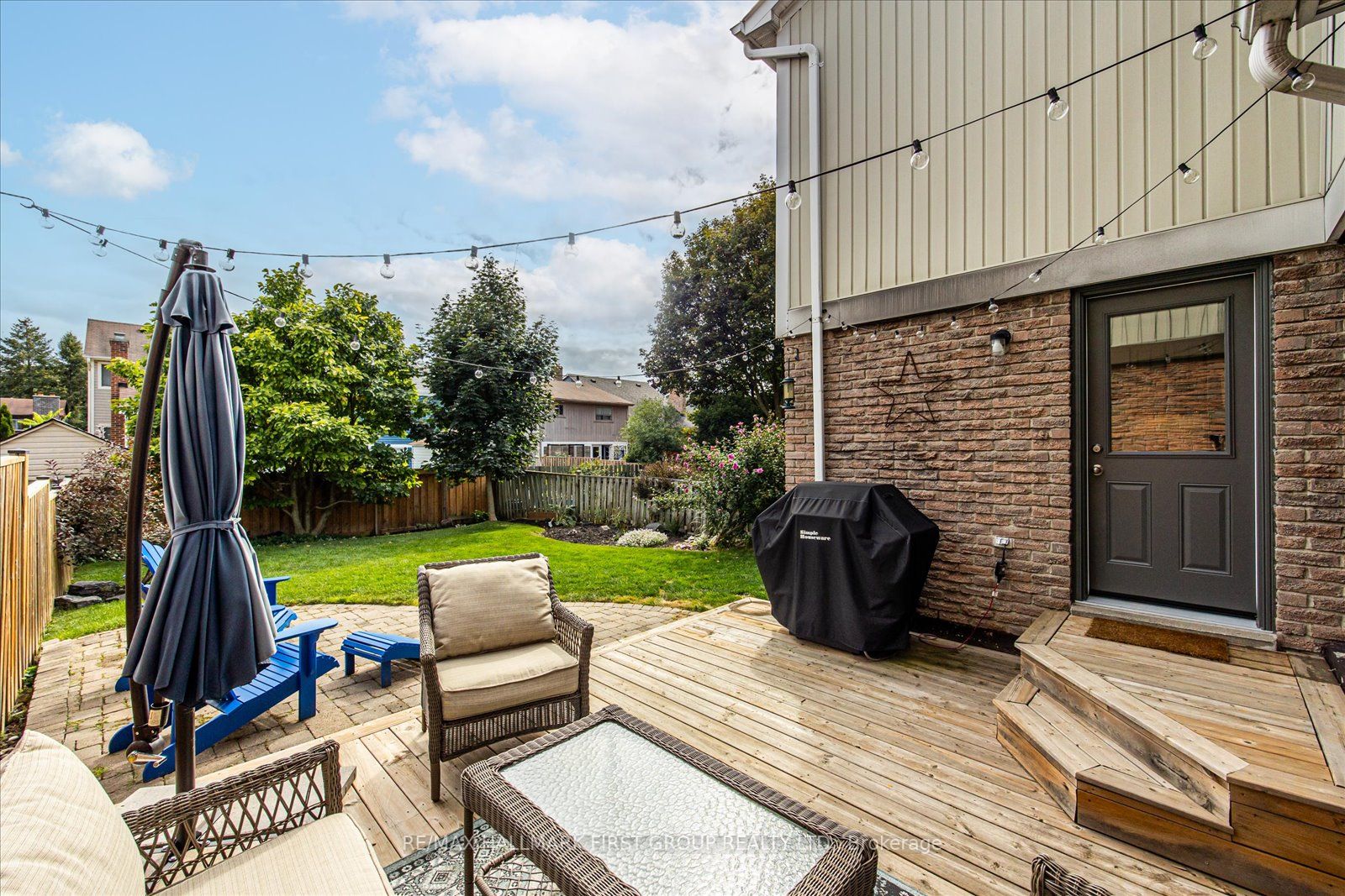 1161 Canborough Crescent