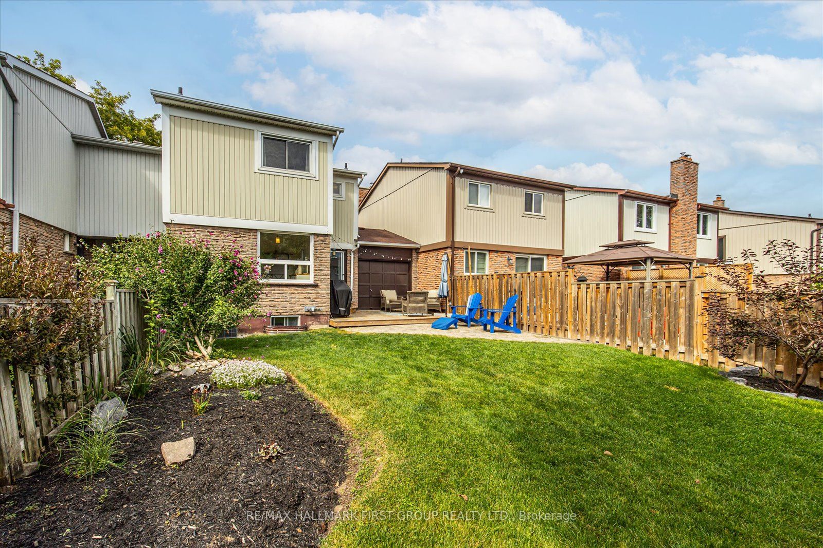 1161 Canborough Crescent