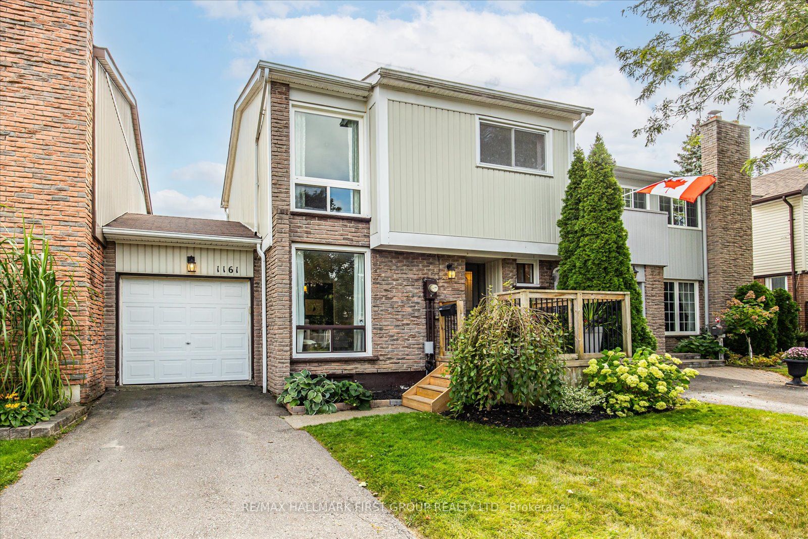 1161 Canborough Cres