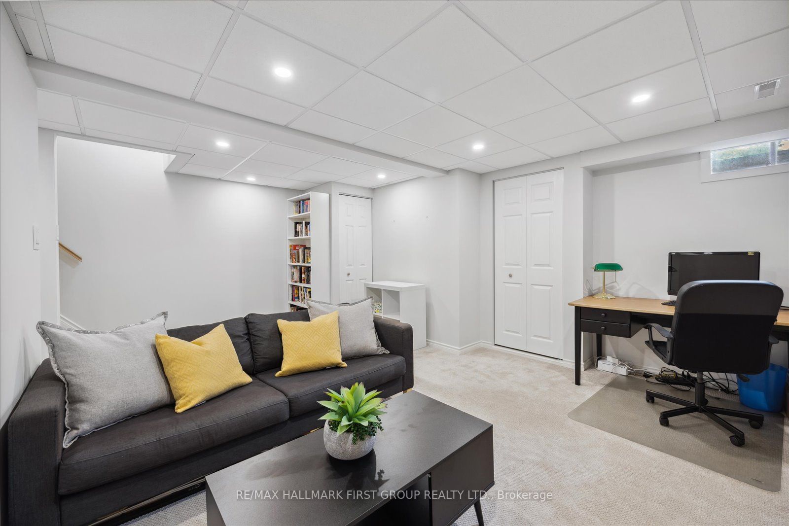 1161 Canborough Crescent
