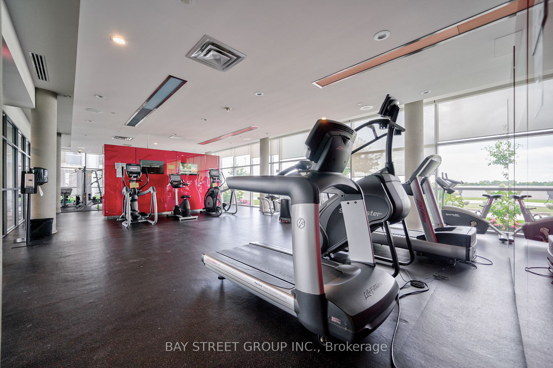 135 Village Green Sq, #3422