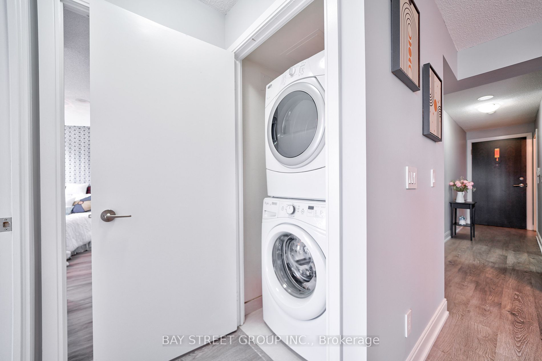 135 Village Green Sq, #3422