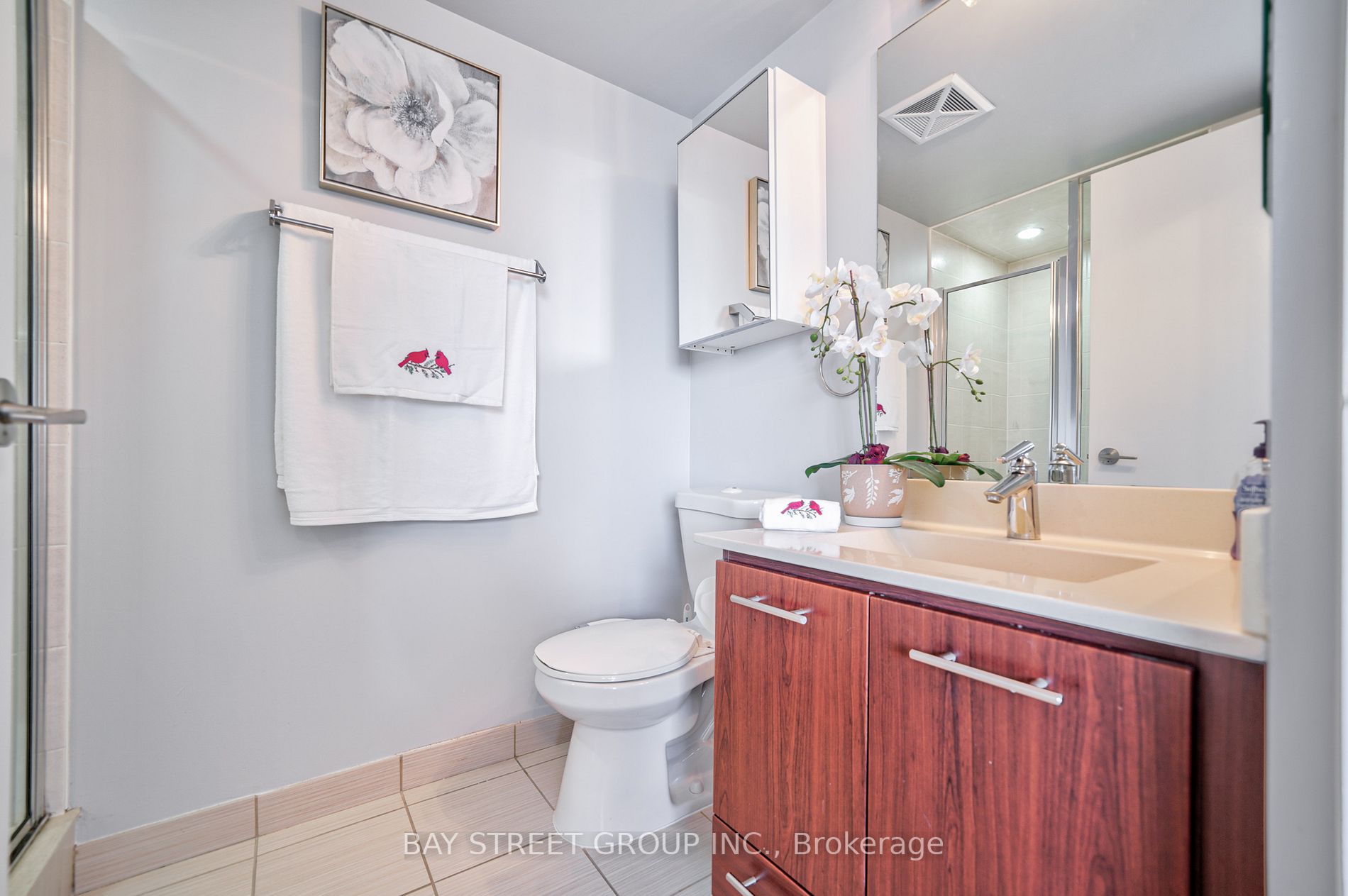 135 Village Green Sq, #3422