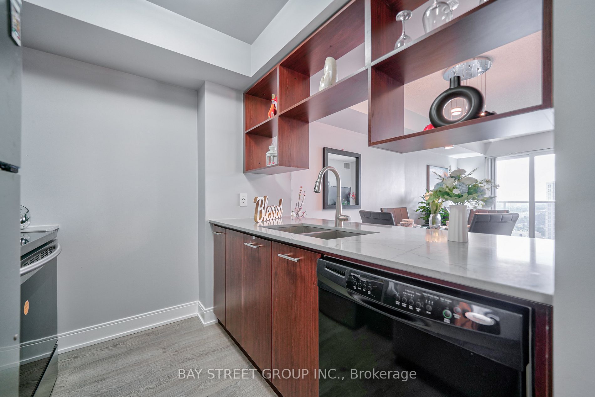 135 Village Green Sq, #3422