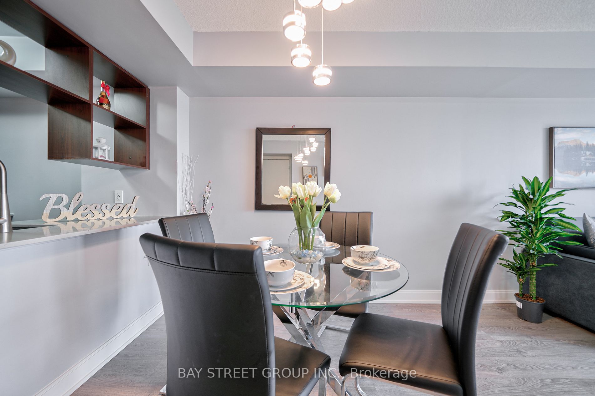 135 Village Green Sq, #3422