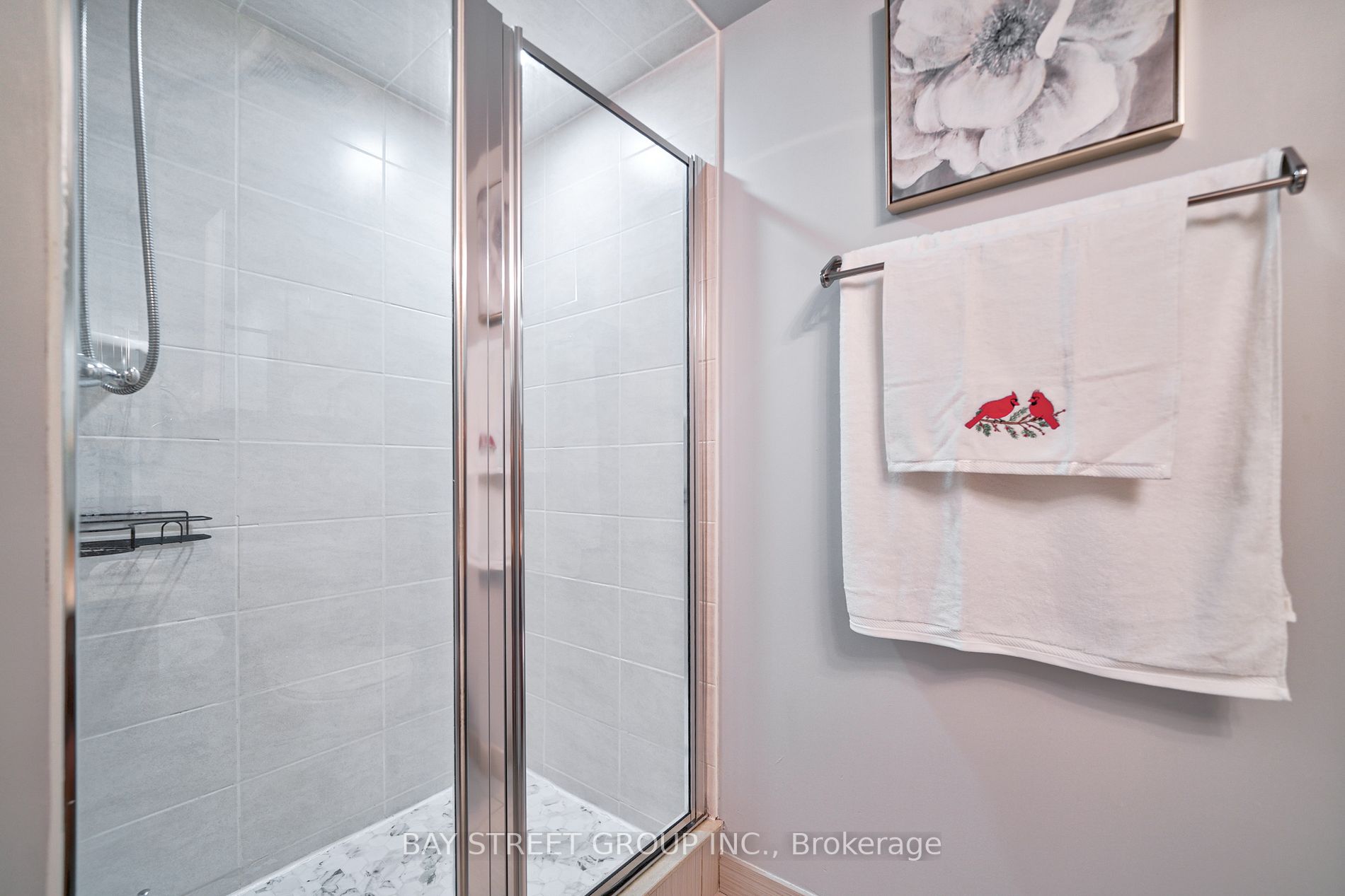 135 Village Green Sq, #3422