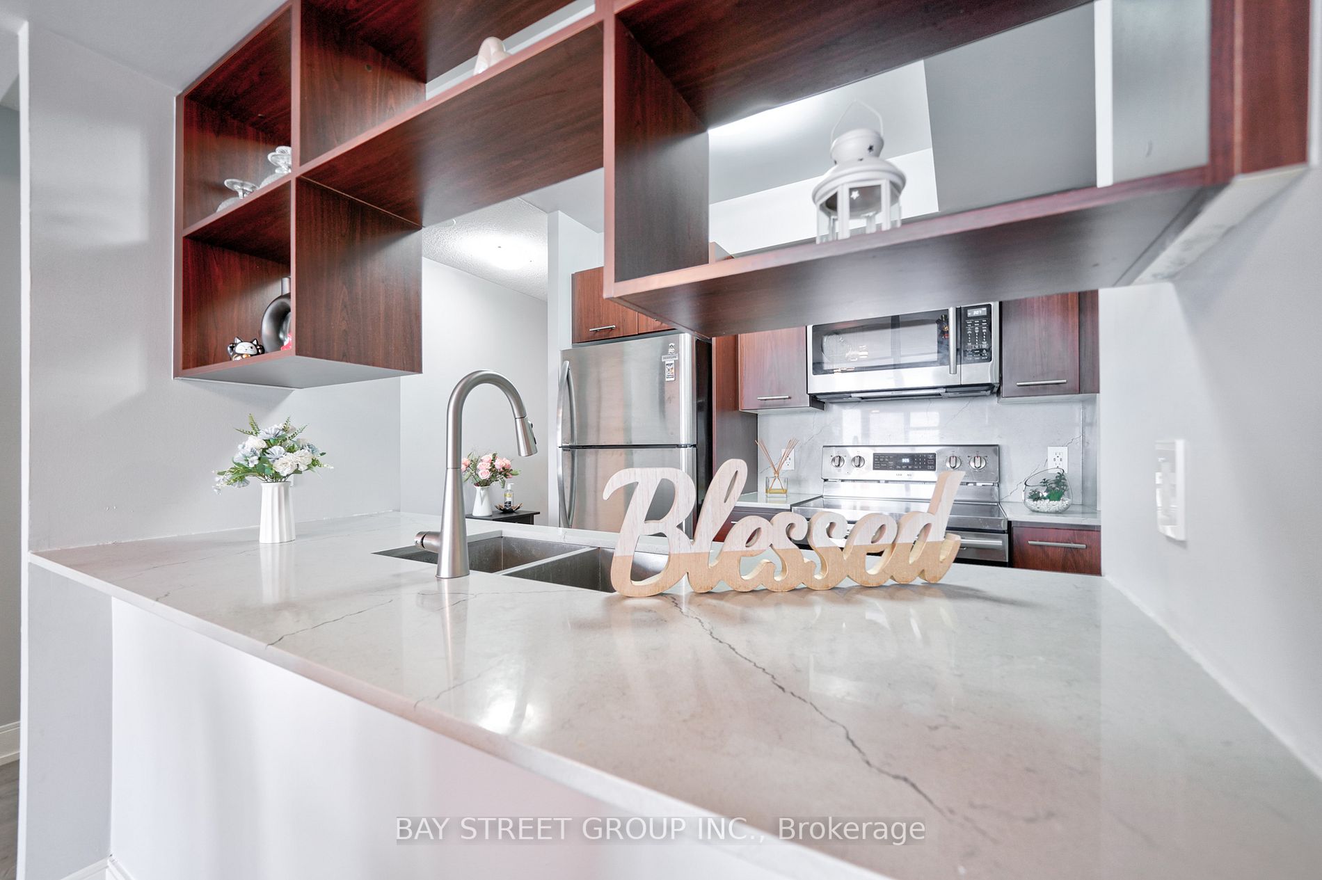 135 Village Green Sq, #3422
