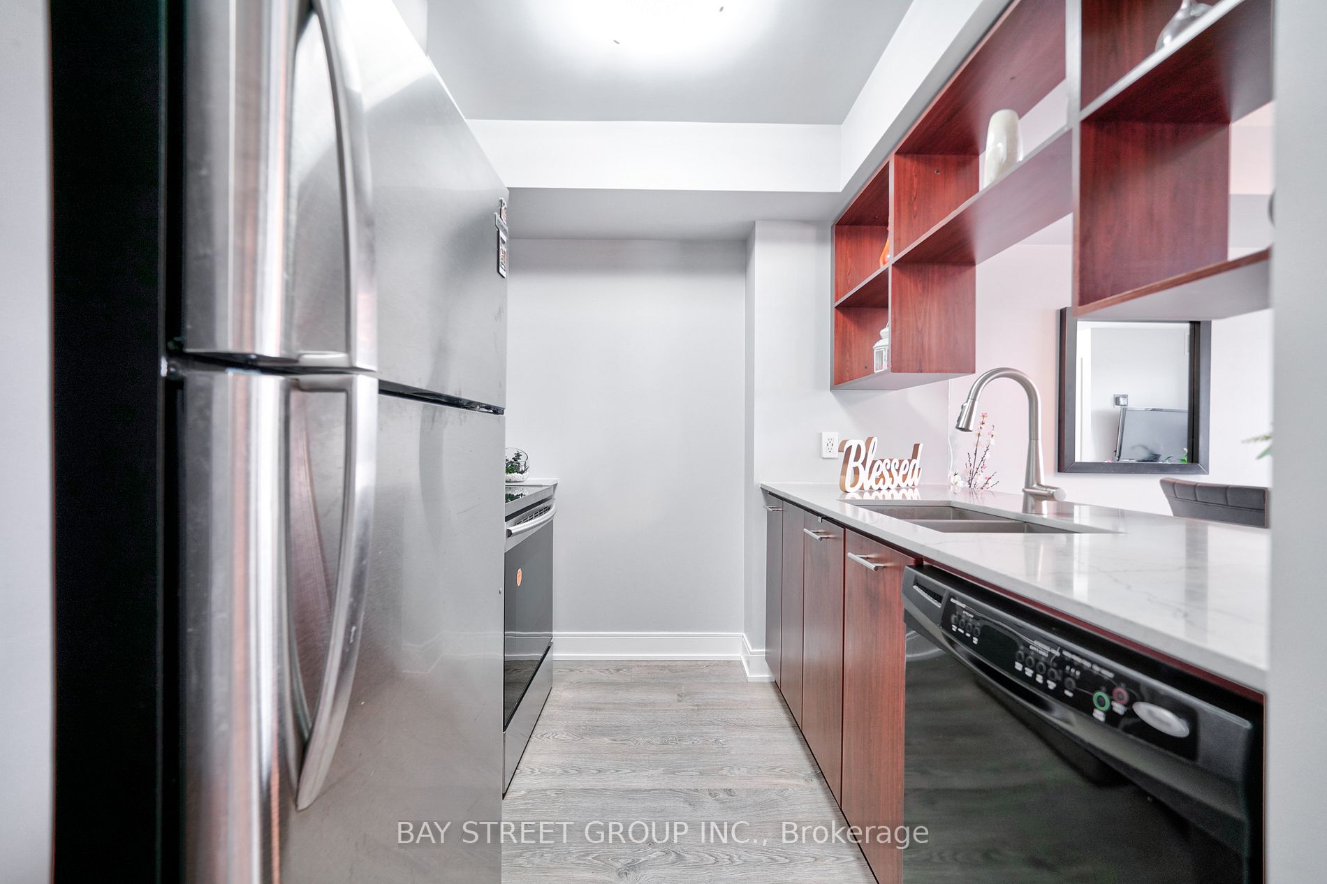 135 Village Green Sq, #3422