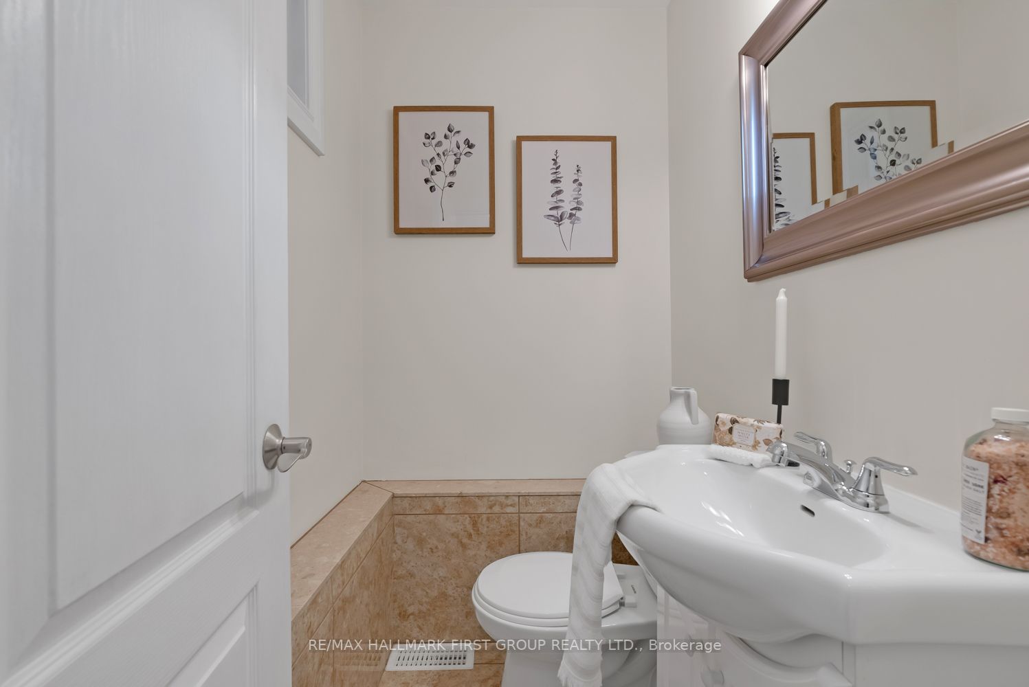 146 Scugog St