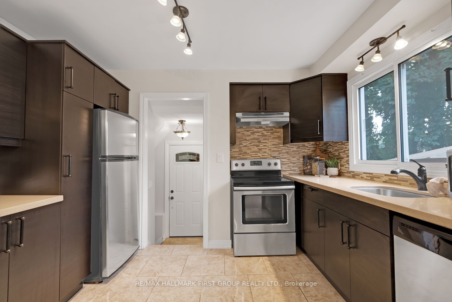 146 Scugog St