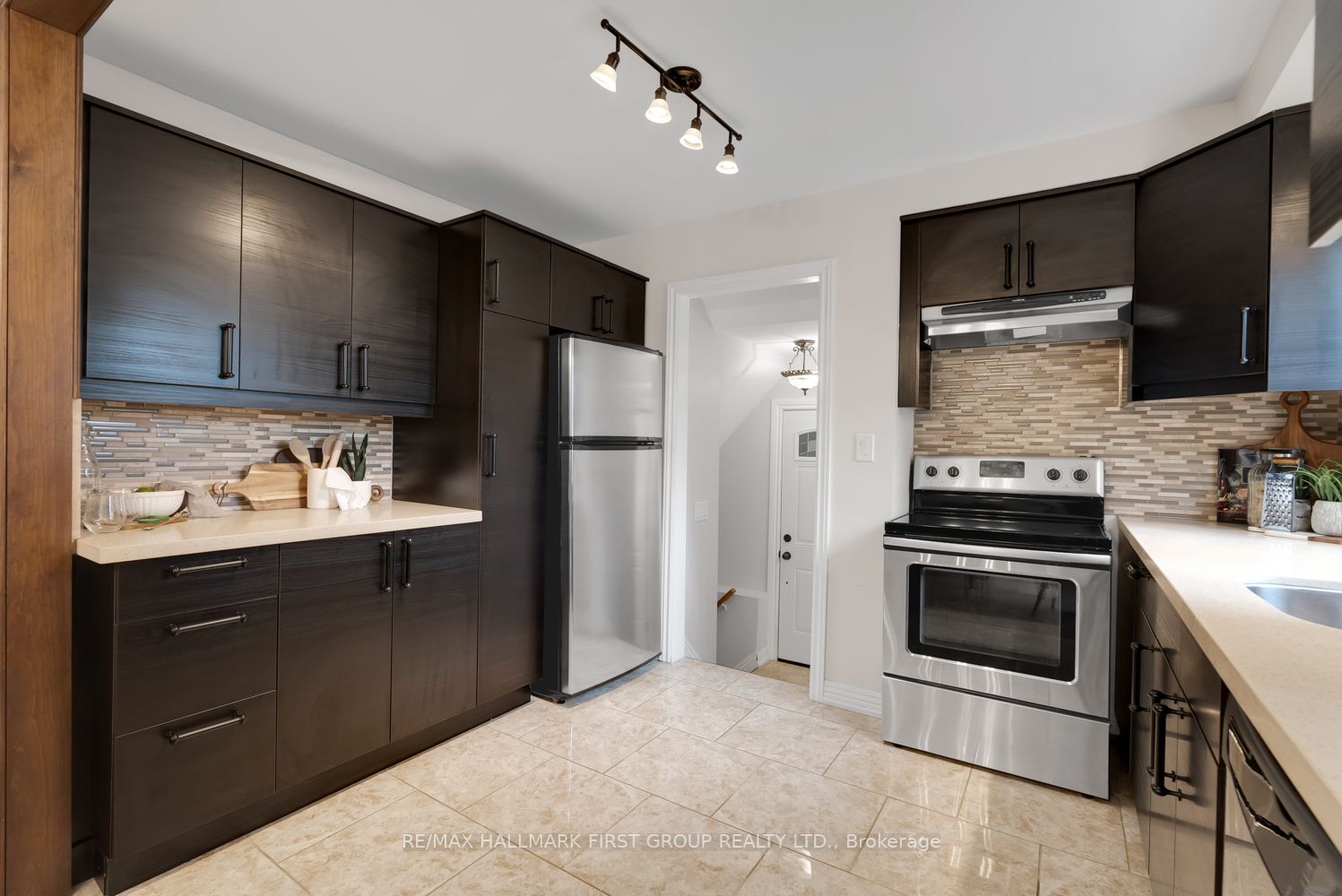 146 Scugog St