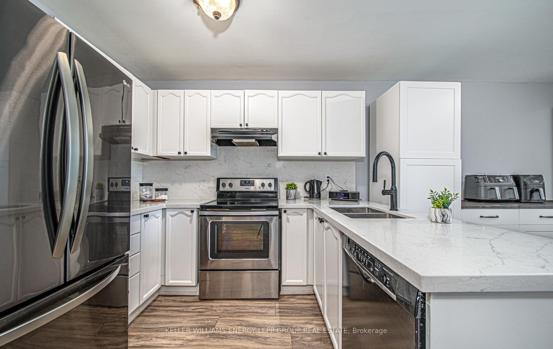 10 Hiscox Crt
