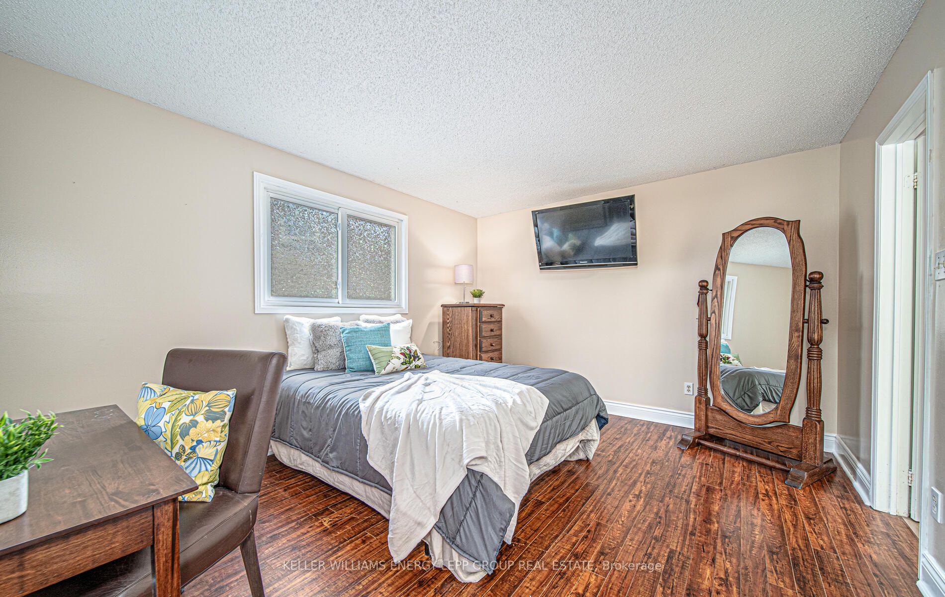 10 Hiscox Crt