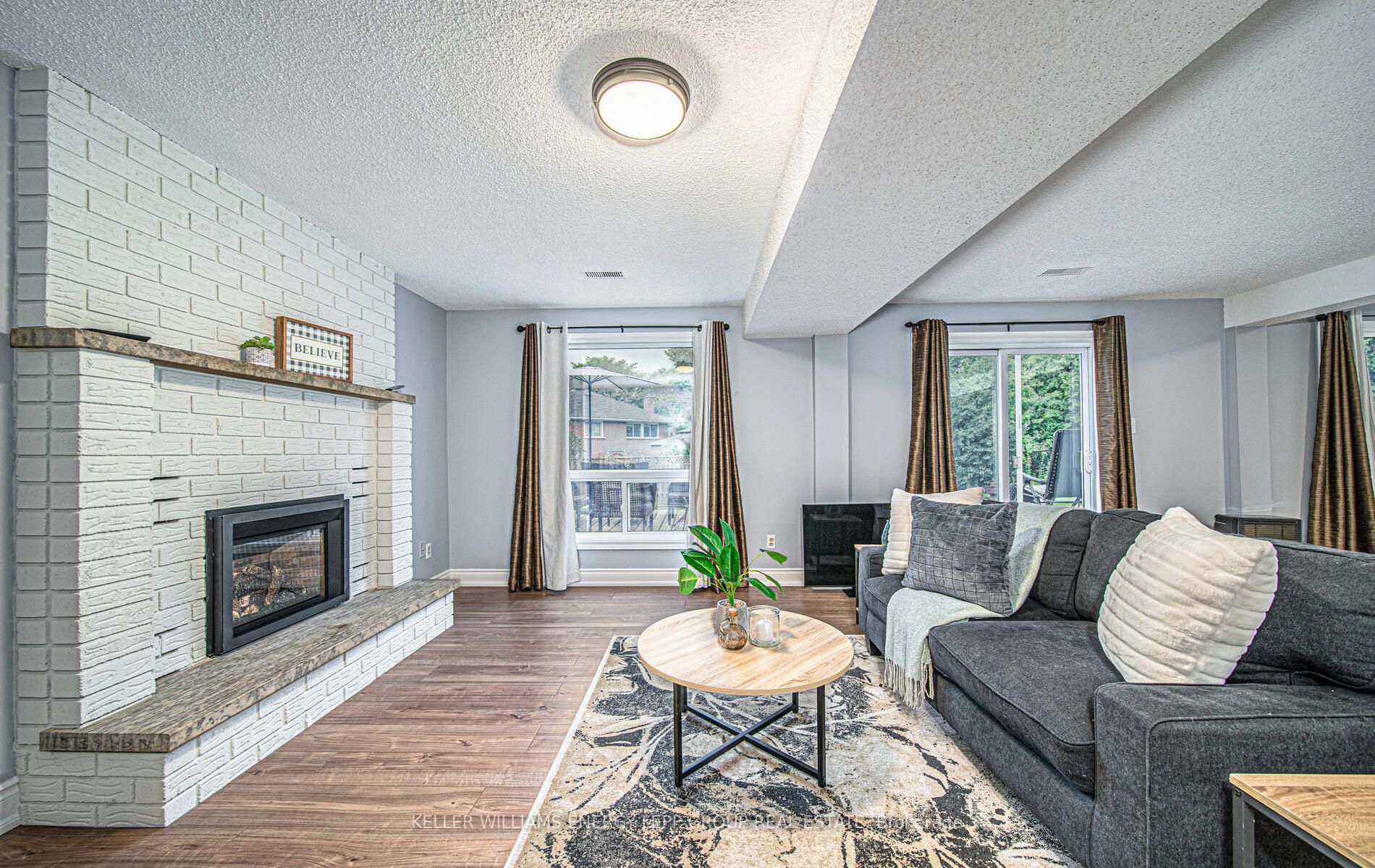 10 Hiscox Crt