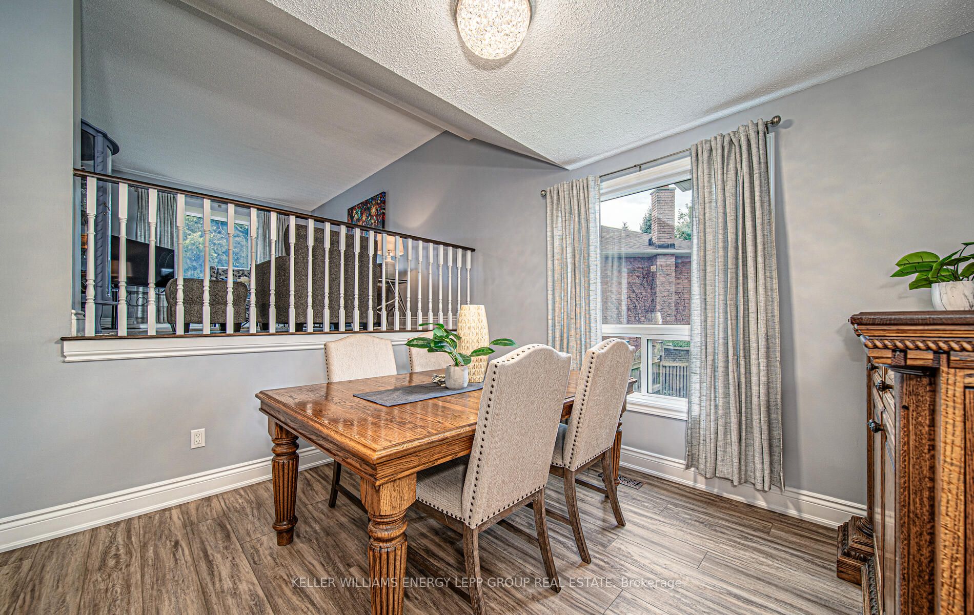 10 Hiscox Crt