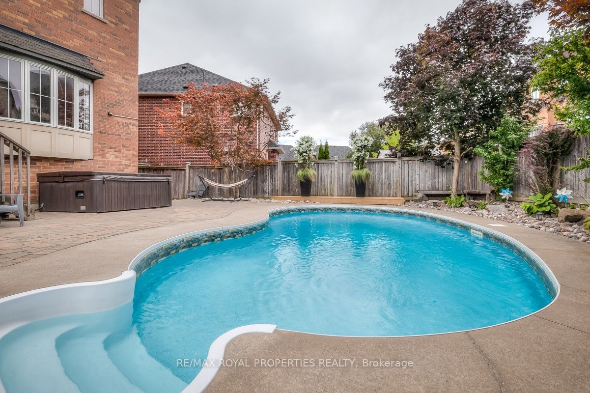 8 Speight Court