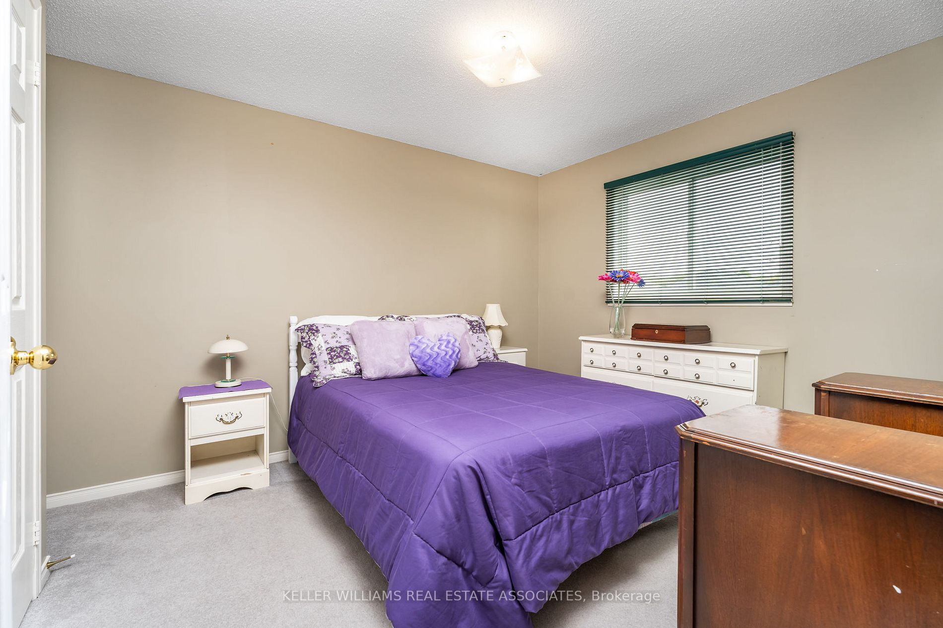 521 Aldershot Dr