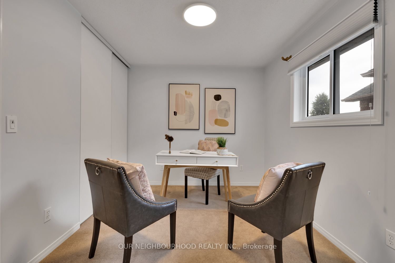 4 Hogan Crescent