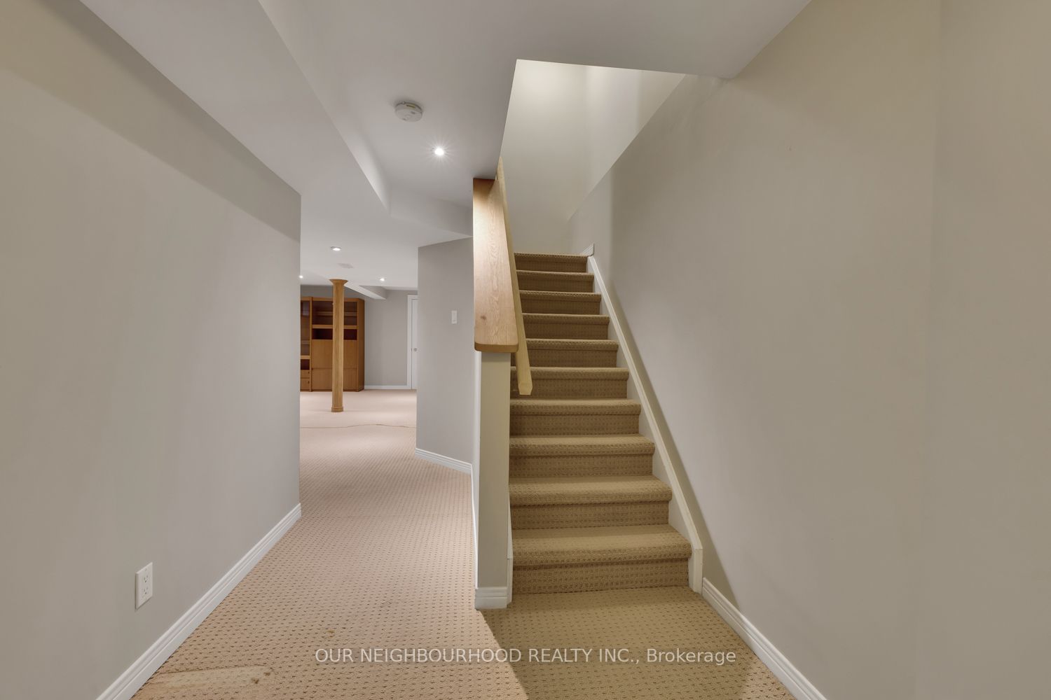 4 Hogan Crescent