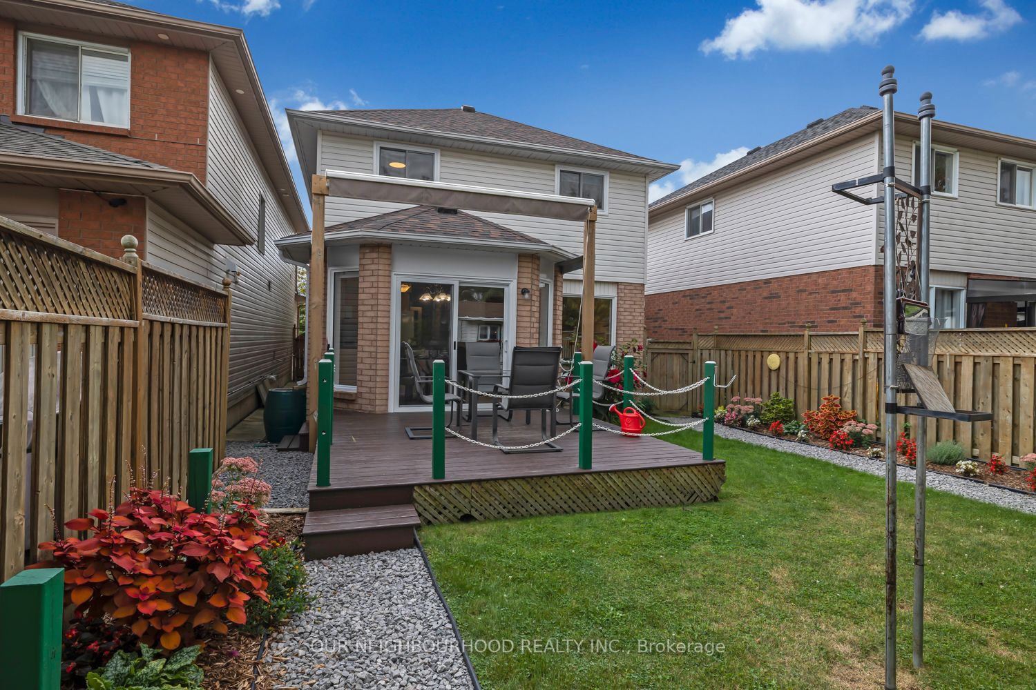 4 Hogan Crescent