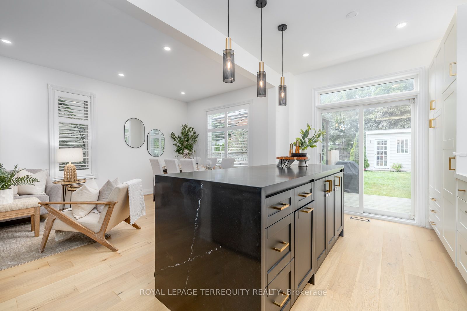 6 Brookvalley Ave
