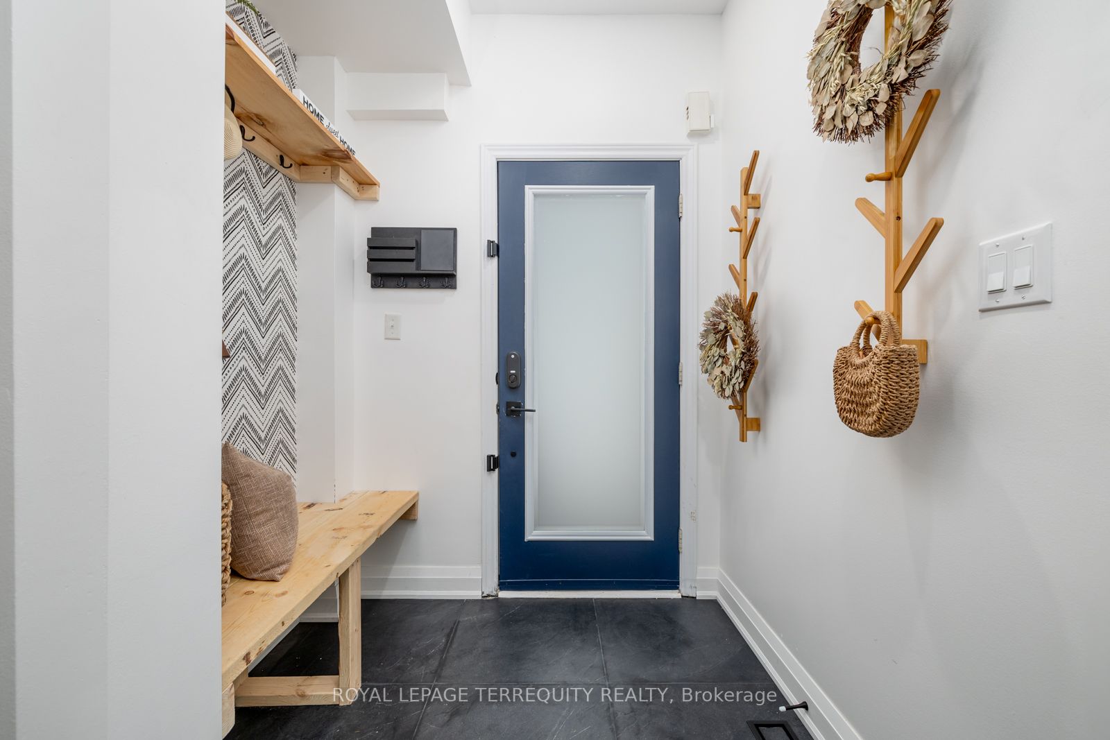 6 Brookvalley Ave
