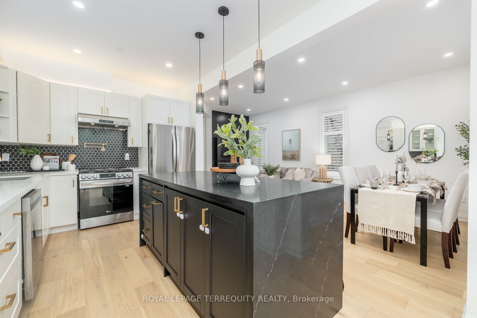 6 Brookvalley Ave