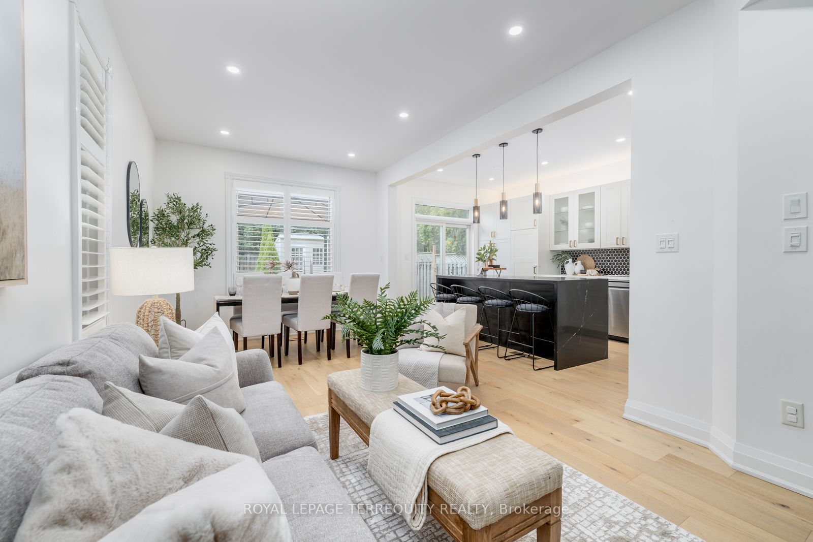 6 Brookvalley Ave