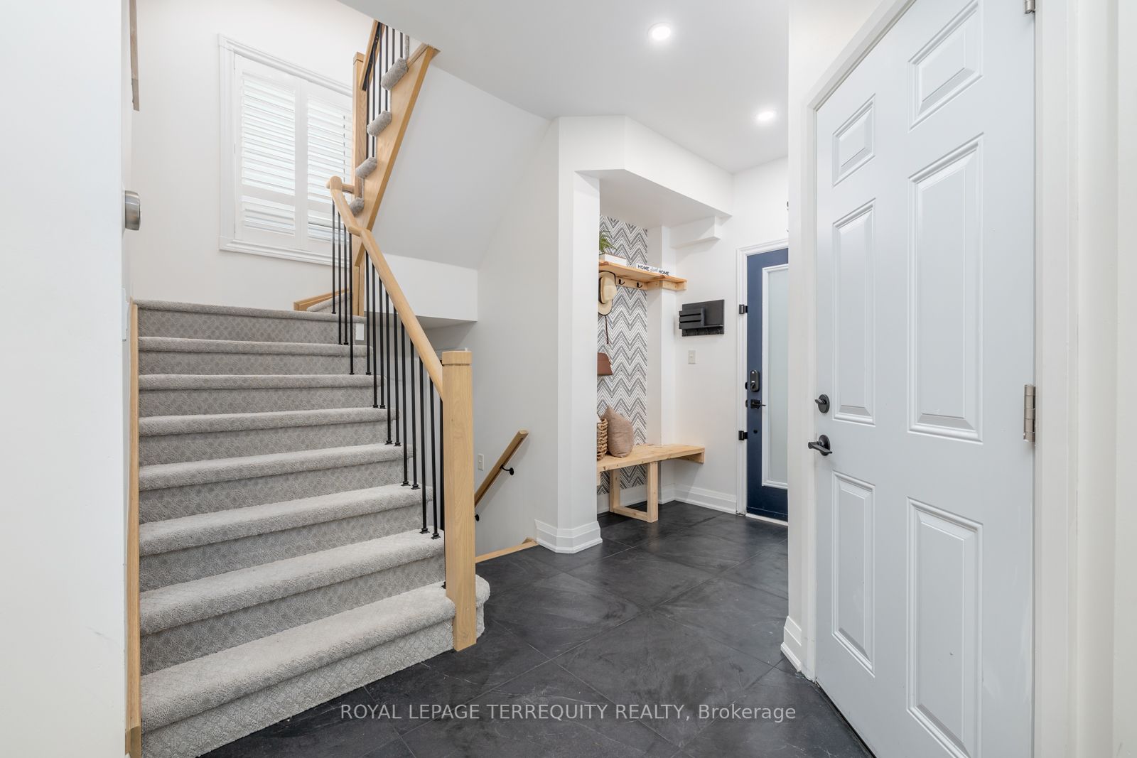 6 Brookvalley Ave
