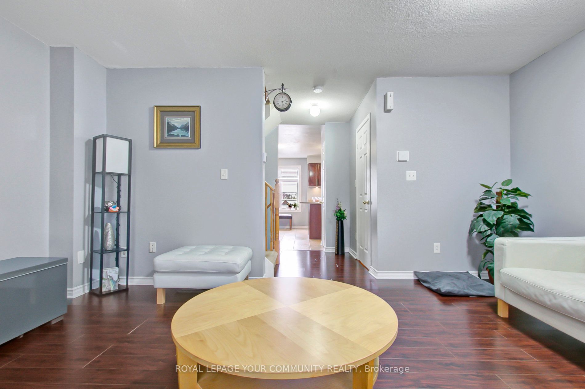 162 Bayly St W