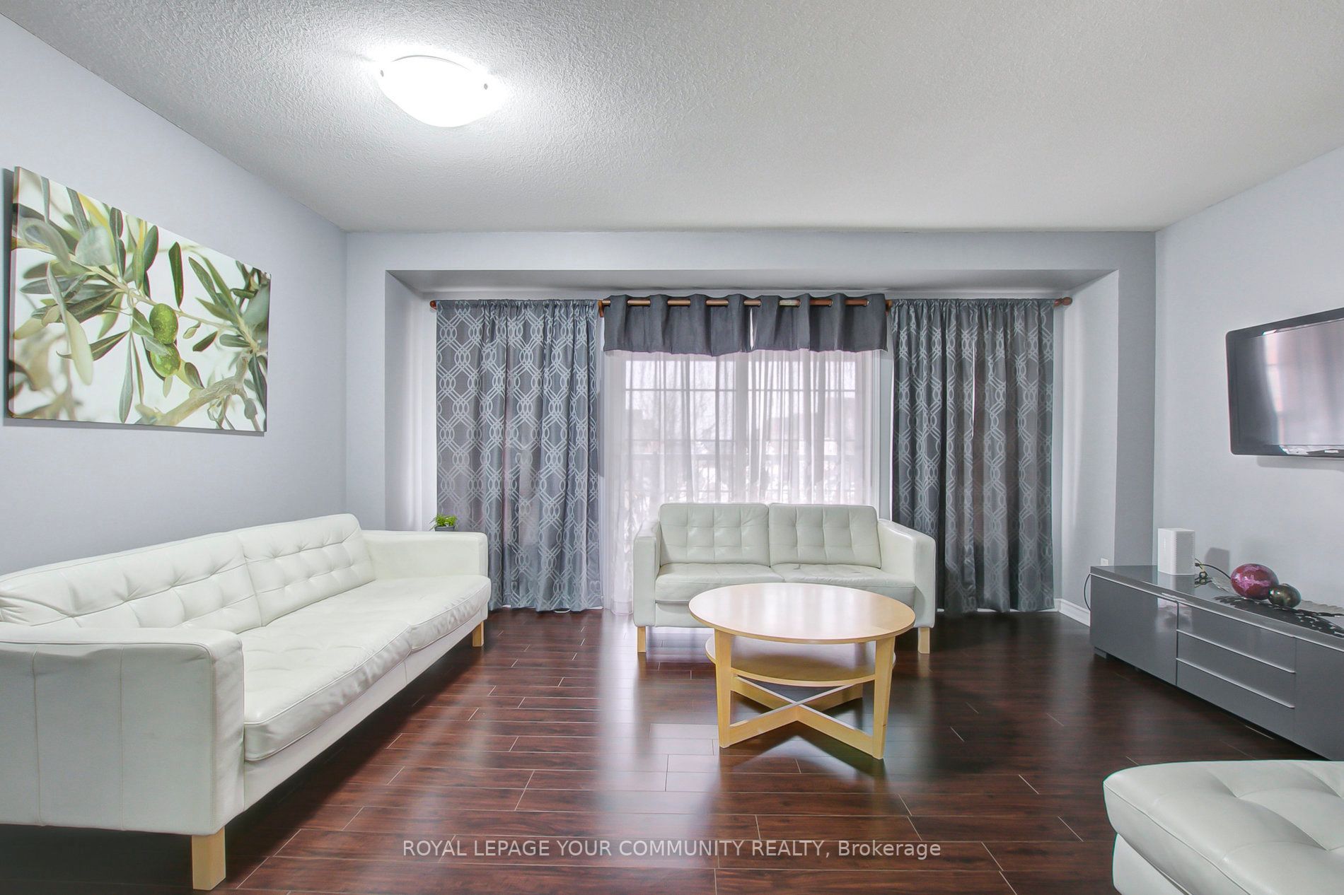 162 Bayly St W