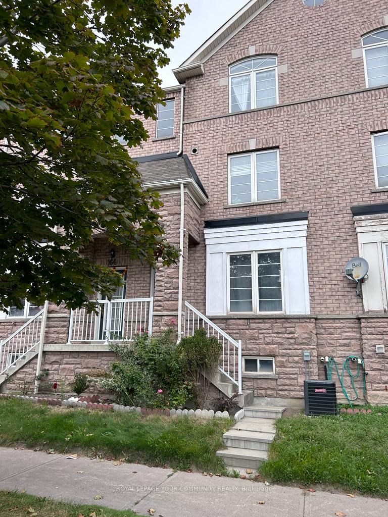 162 Bayly St W