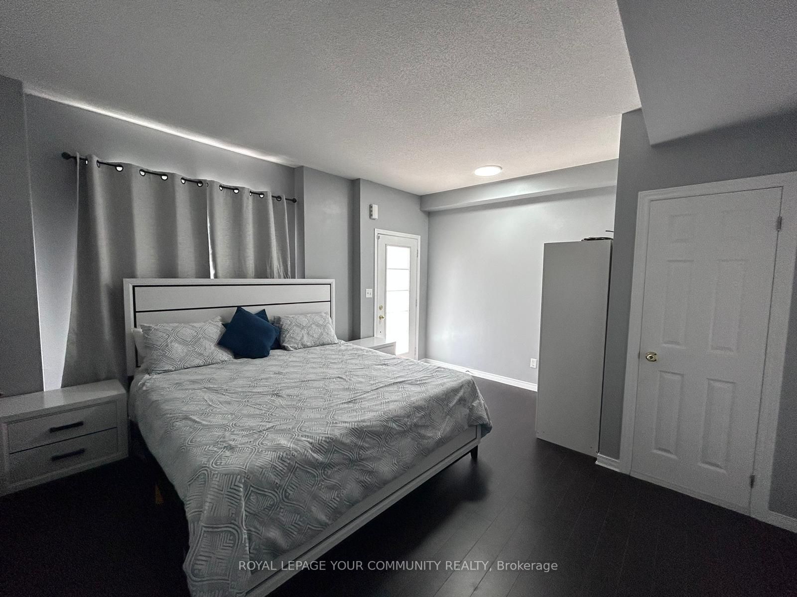 162 Bayly St W
