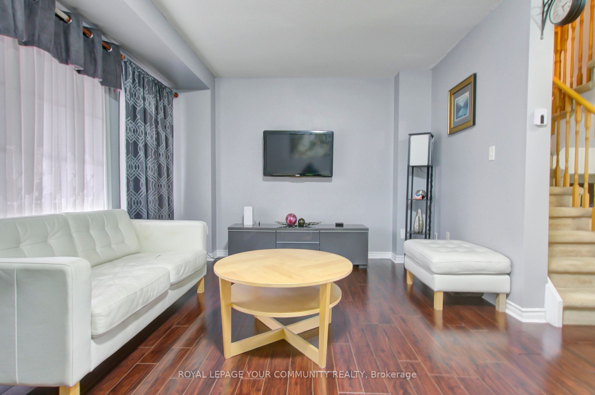 162 Bayly St W