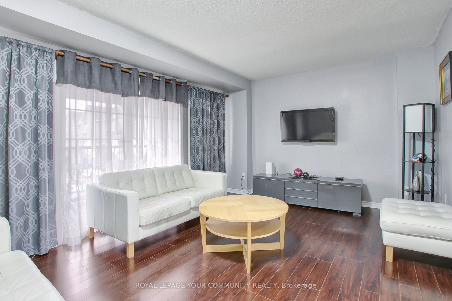 162 Bayly St W