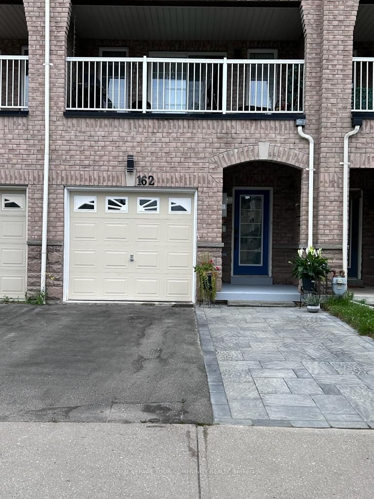 162 Bayly St W