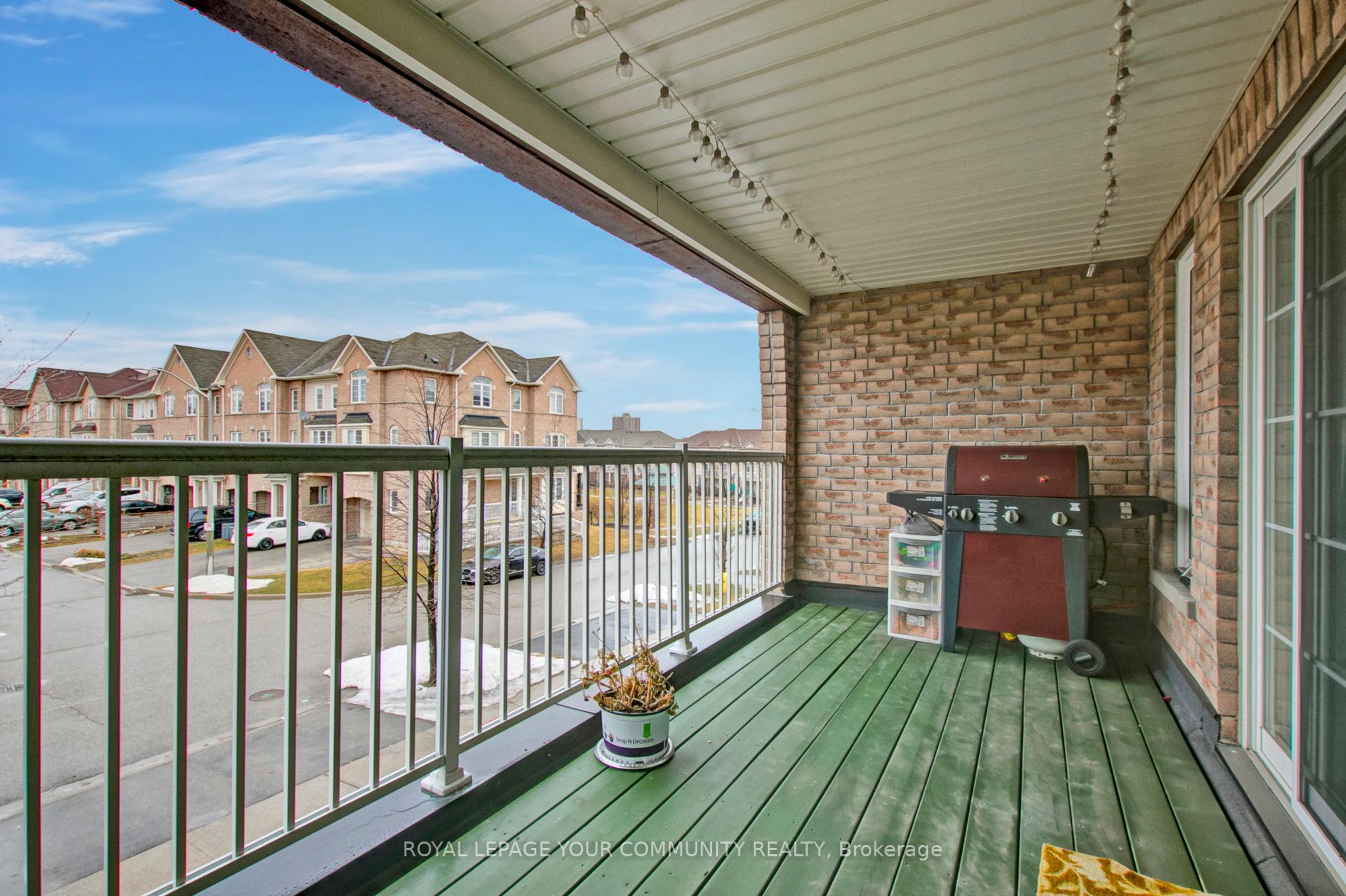 162 Bayly St W