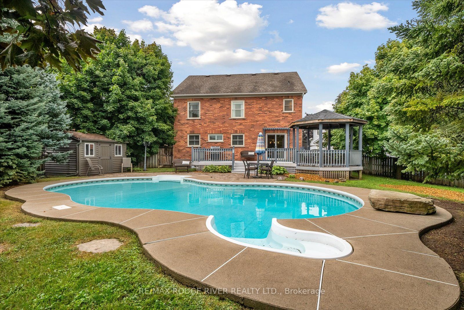14 Wells Crescent