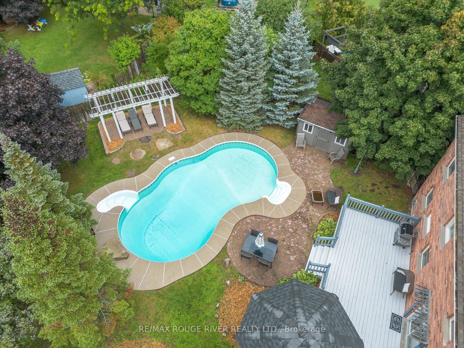 14 Wells Crescent