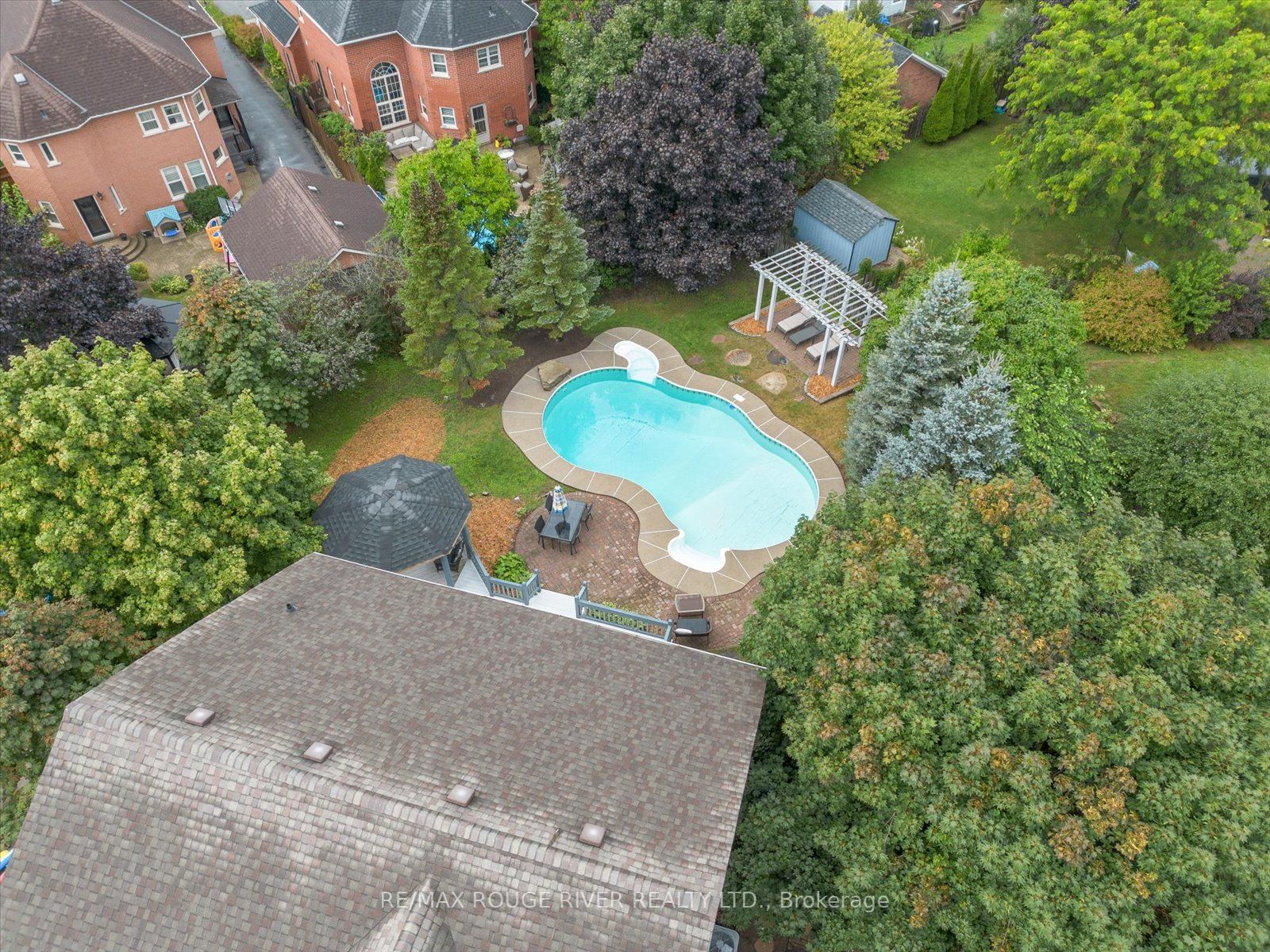 14 Wells Crescent
