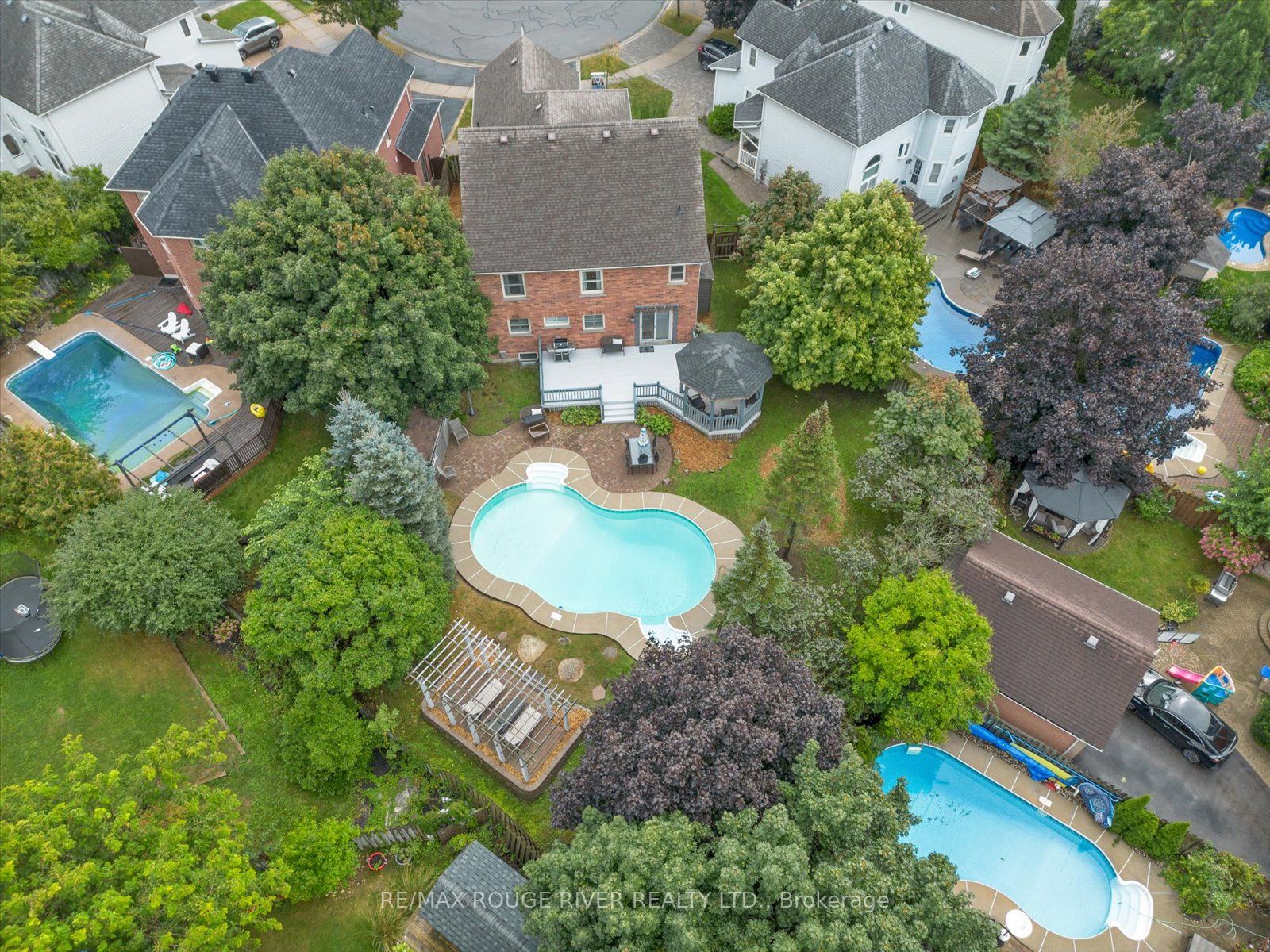 14 Wells Crescent
